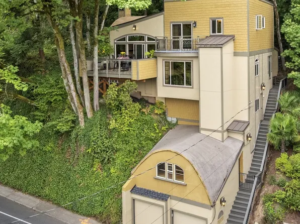 6521 S Corbett Ave, Portland, OR 97239