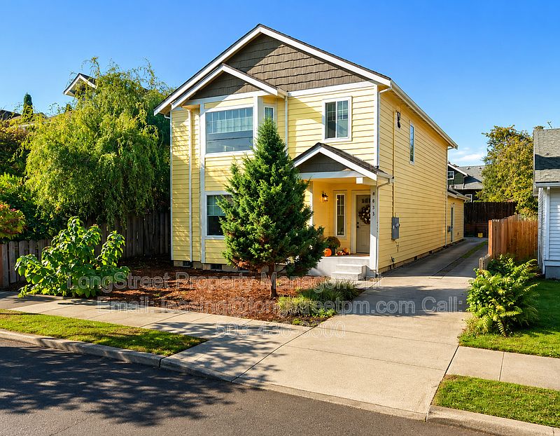 1st image of 4833 NE 18th Ave