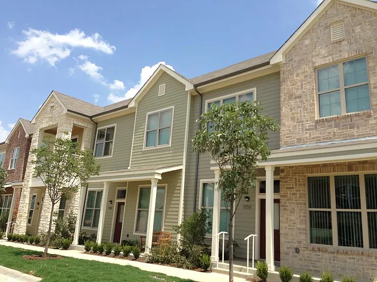 3455 Chapel Oaks Dr — Photo 1