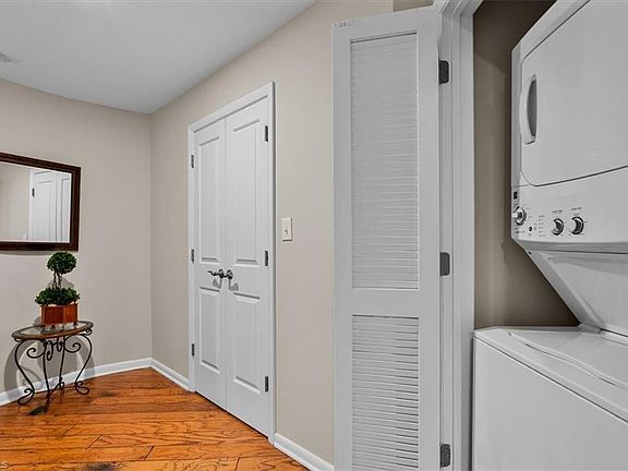 4th image of 605 W Market St Unit 316