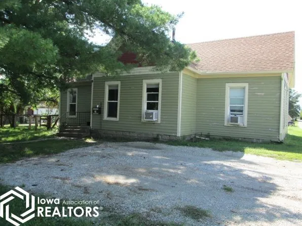 217 S 12th St, Chariton, IA 50049