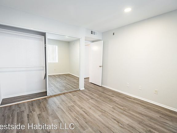 2nd image of 4406 Cahuenga Blvd APT 208