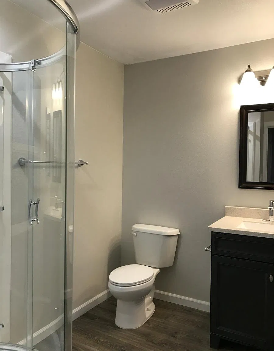 105 W Valencia Dr — Photo 2