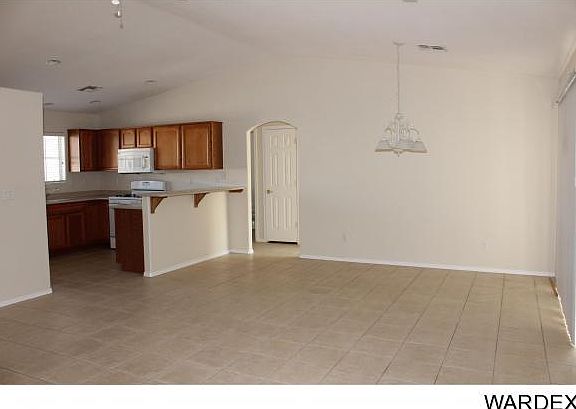 3rd image of 1908 E Pyramid Lake Dr