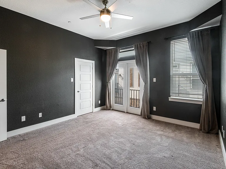 2133 Lovedale Ave #204 — Photo 12