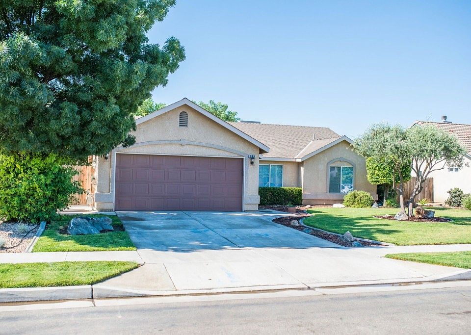 2nd image of 973 Boxwood Ln