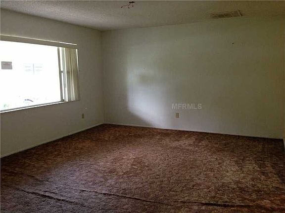 3rd image of 1190 Park Dr