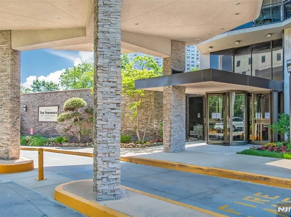 2077 Center Ave APT 9A, Fort Lee, NJ 07024