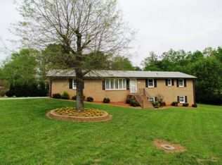2346 25th Street Dr NE, Hickory, NC 28601