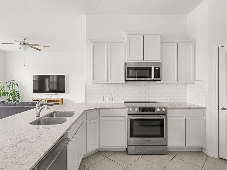 9909 Dalliance Ln — Photo 12