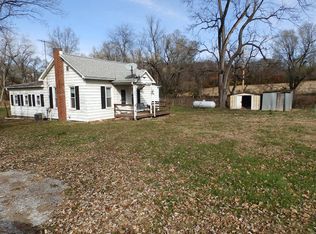 30469 253rd St, Barry, IL 62312
