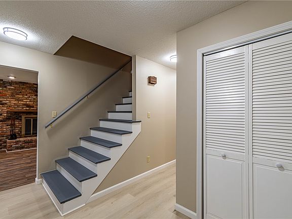 3rd image of 665 Crestline Dr