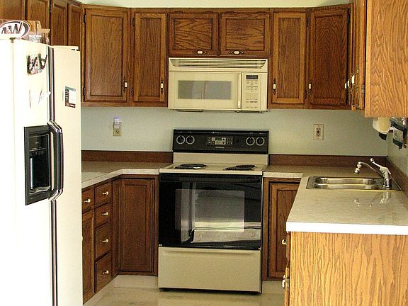 Plenty of cupboards here.