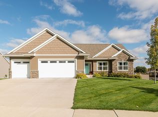 6418 River Pkwy NE, Cedar Rapids, IA 52411