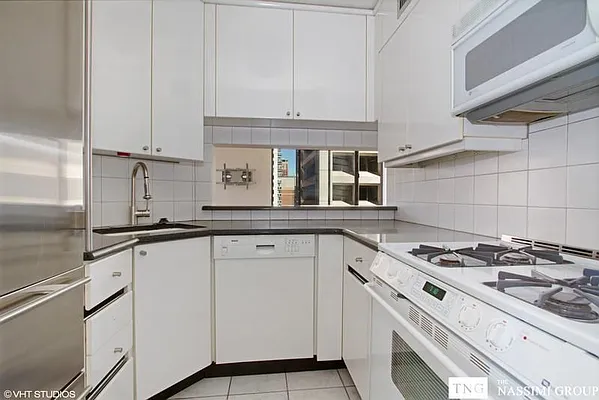 Rented by TNG Nassimi Realty | media 12