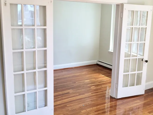 216 Lafayette St #3, Salem, MA 01970