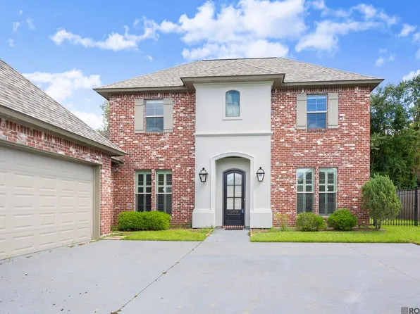 16574 Long Lake Dr, Prairieville, LA 70769