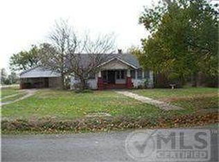 602 E Main St, Ladonia, TX 75449