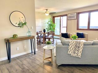 4350 Trenton Ln N APT 215, Plymouth, MN 55442
