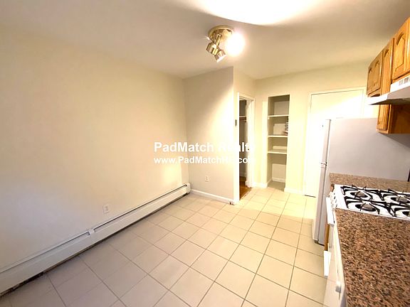 Eat-in-kitchen
