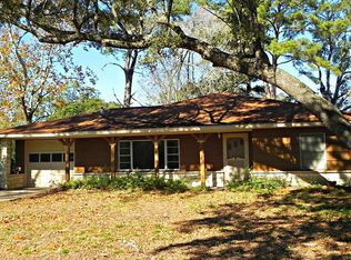 315 Roundabout Rd, Huntsville, TX 77320