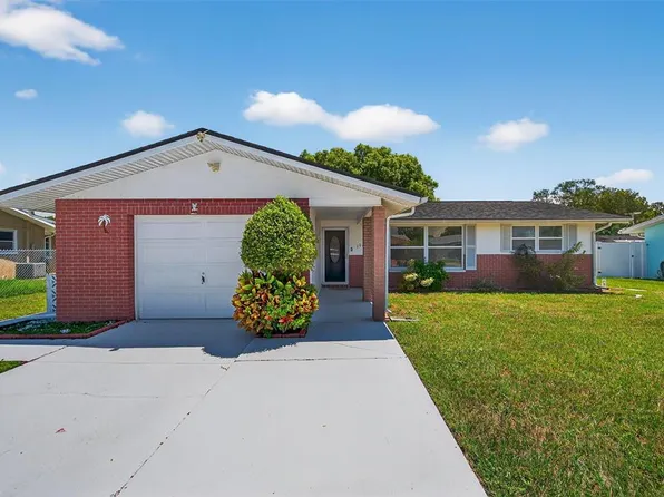 10404 Loquat Dr, Port Richey, FL 34668