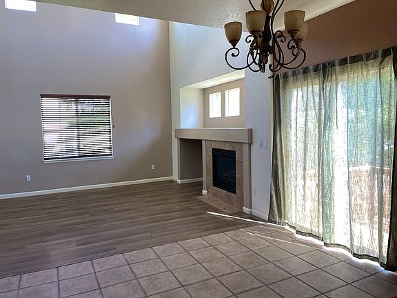 Kitchen and dining room flow into the vaulted ceiling living room, very welcoming