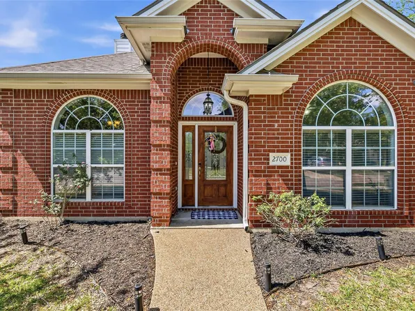 2700 Hickory Ct, Bryan, TX 77808