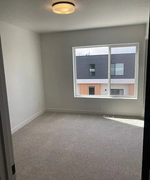 493 W 620 N #123 — Photo 2