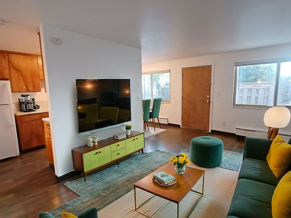 1st image of 4460 Woodland Park Ave N APT 5
