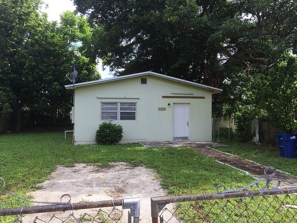 1st image of 231 NE 171st St