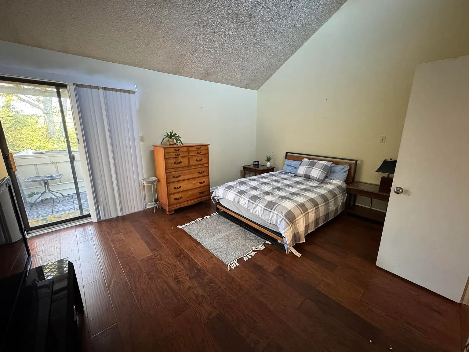 9314 Fox Run Ave — Photo 1