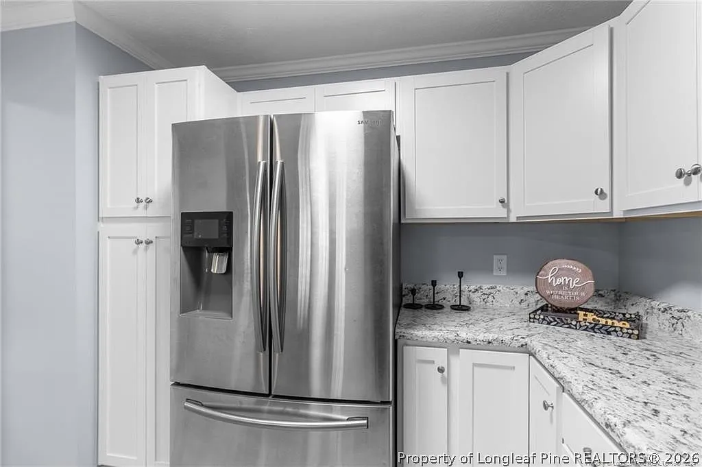 3 bed, 2.0 bath, 1367 sqft, $1,450 — Photo 3