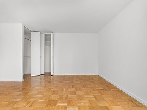 4th image of 235 W 56th St APT 14A