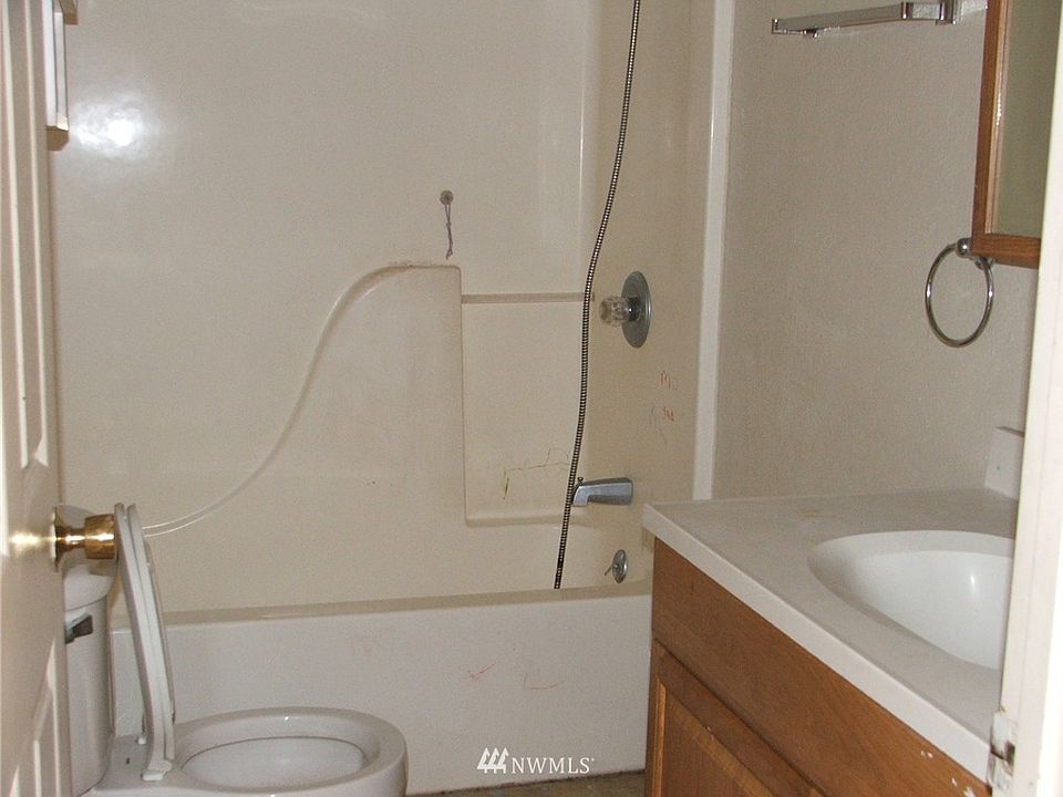 2nd image of 1107 N B Street