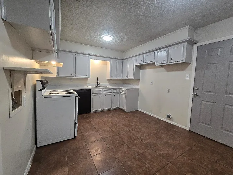 3100 Professional Dr #A — Photo 8