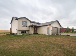 11516 36x St SW, Dickinson, ND 58601
