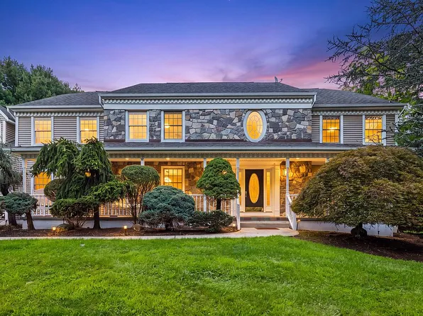 10 Golden Rd, Montebello, NY 10901