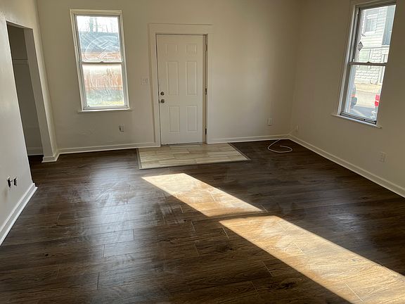 4th image of 2051 Hewitt Ave APT 1