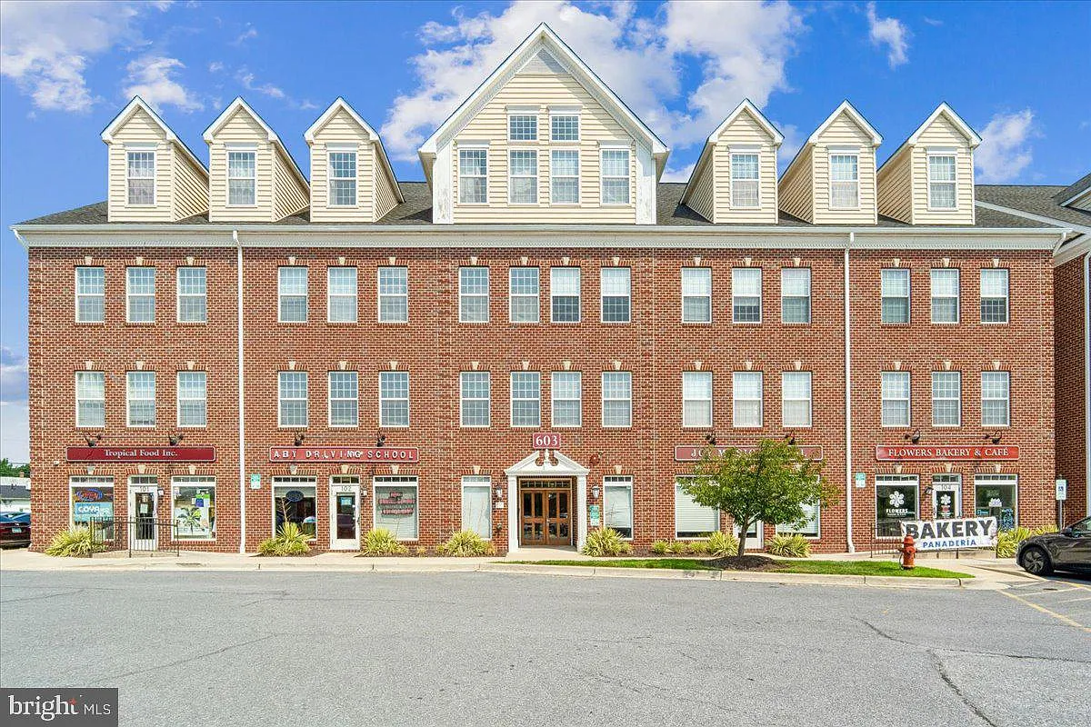 2 bed, 2.0 bath, 1769 sqft, $2,495 — Photo 3