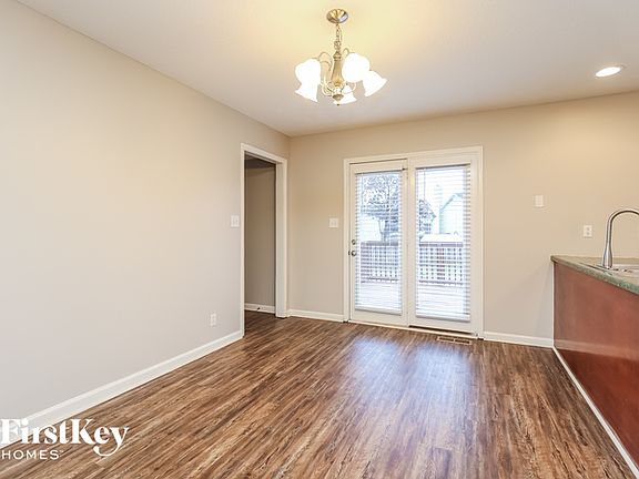 4th image of 1371 Mackenzie Ct