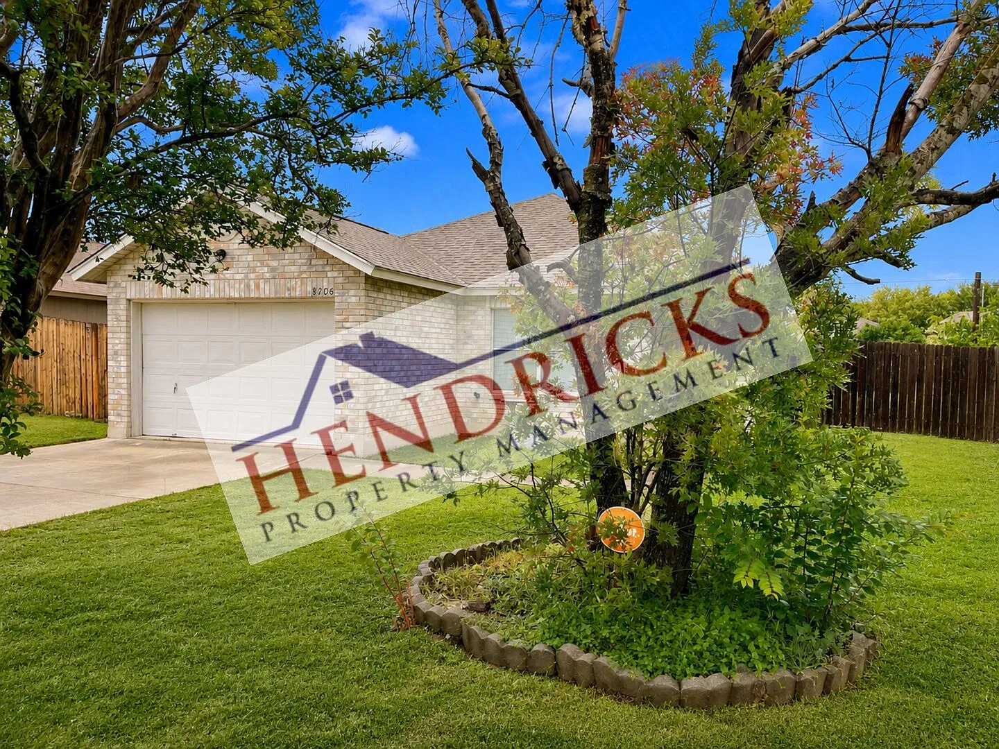 Move-In Special. off the first full month's rent with an 18-month lease. — Photo 3