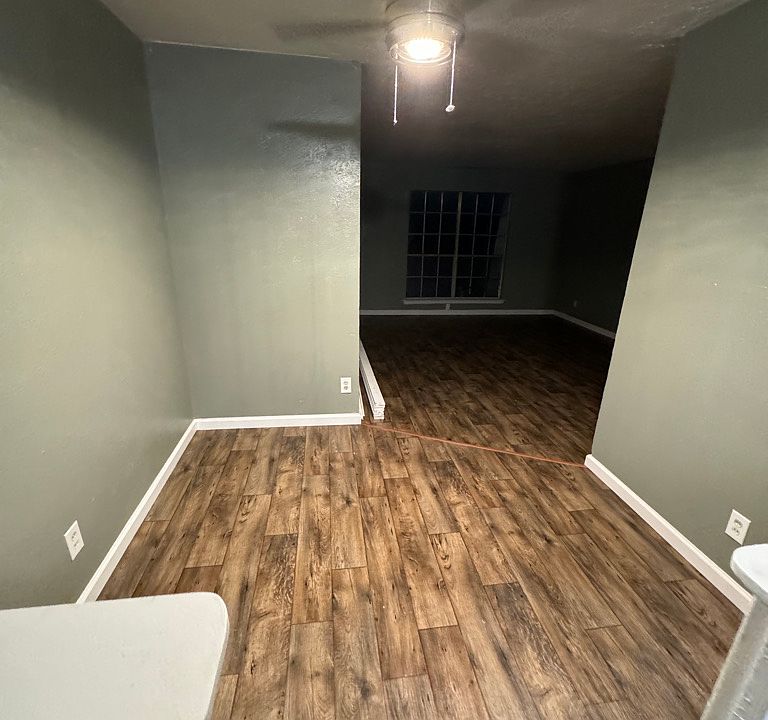Dinette gong into living room.