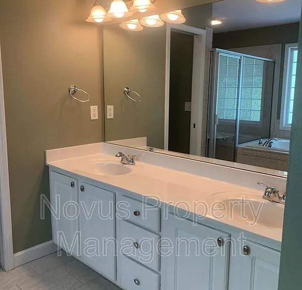 119 Tullamore Trl — Photo 14