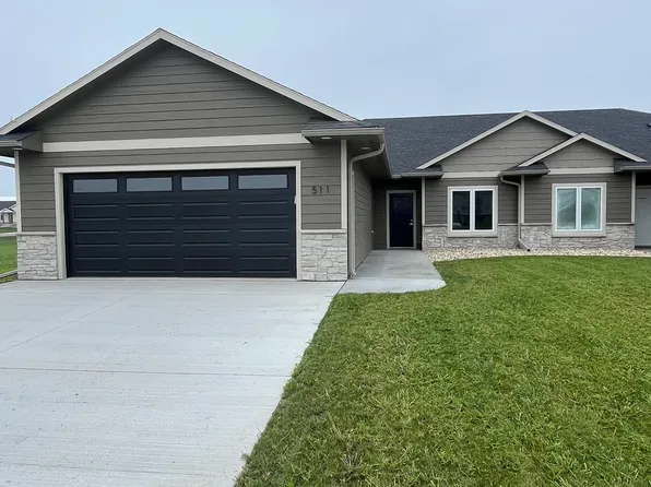 515 Bunyan Dr, Harrisburg, SD 57032