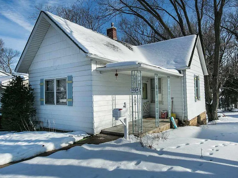 1064 Rush St — Photo 10