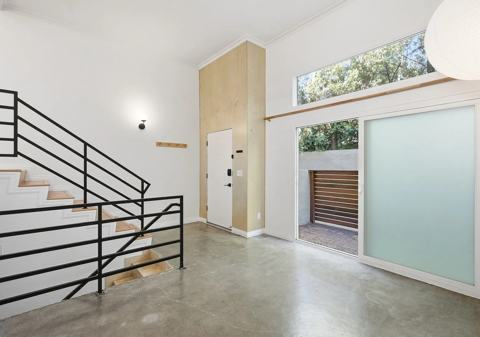 Beautiful modern two-story 2 Bed + 2.5 Bath Townhome + 2-car Garage — Photo 2