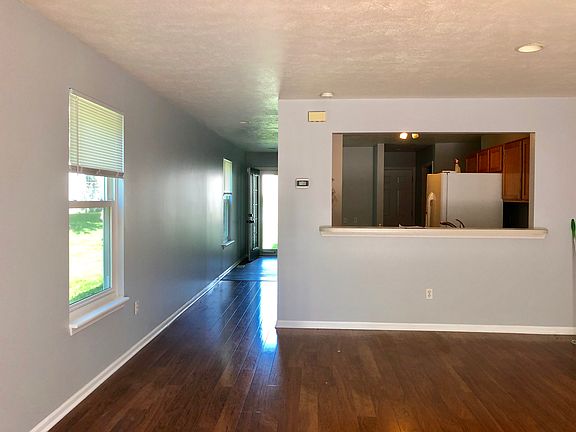 5th image of 1772 Park Trl NE
