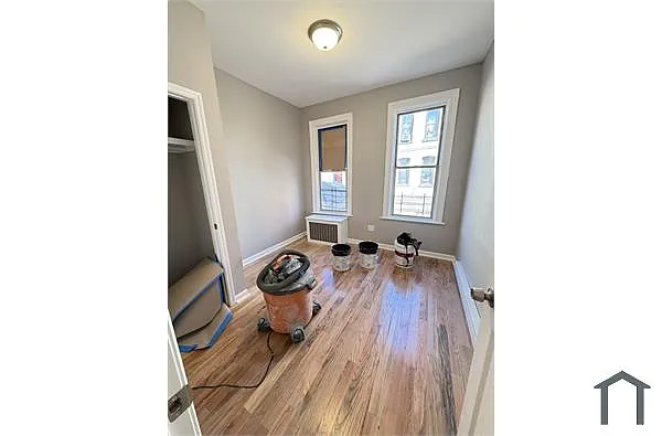 Building Photo - 2149 Bruckner Blvd #2R