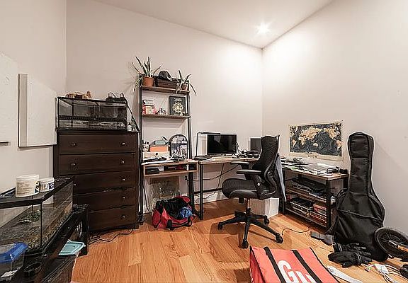 4th image of 662 Park Pl APT 2L